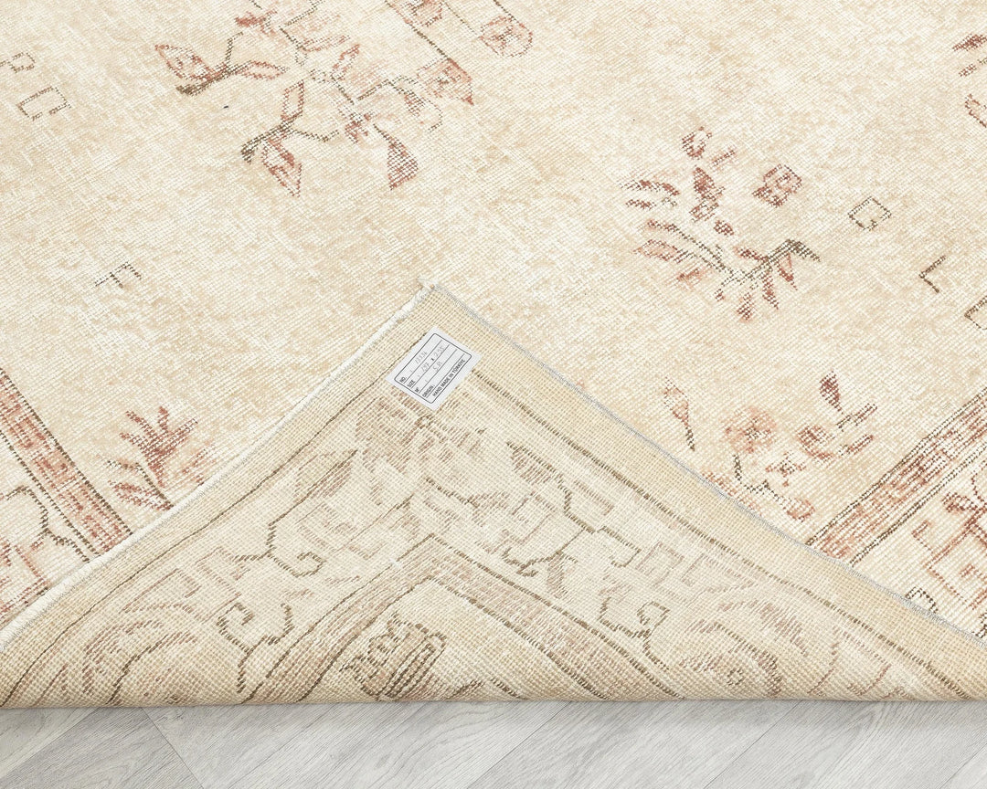 Multicolor Turkish Oushak Rug 6'6" x 9'8" Hand-Knotted texture