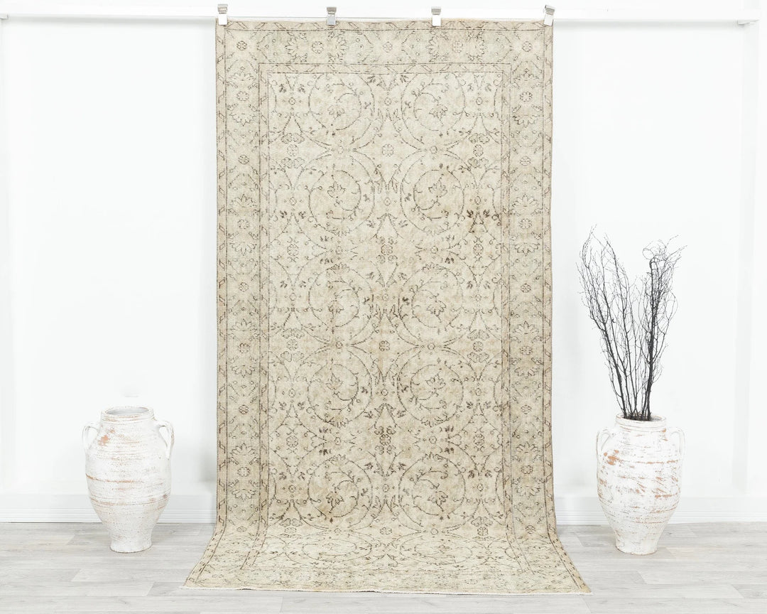 Beige Turkish Oushak Rug 8'8" x 4'6" Hand-Knotted | No. VR30829