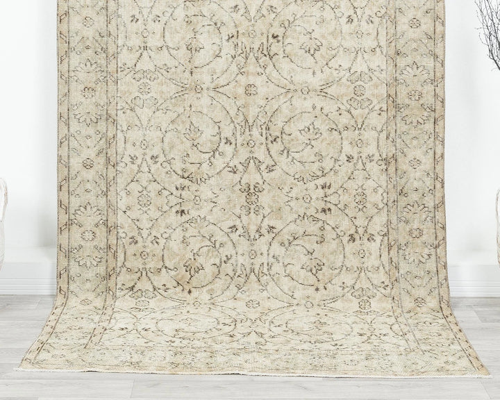 Beige Turkish Oushak Rug 8'8" x 4'6" Hand-Knotted | No. VR30829