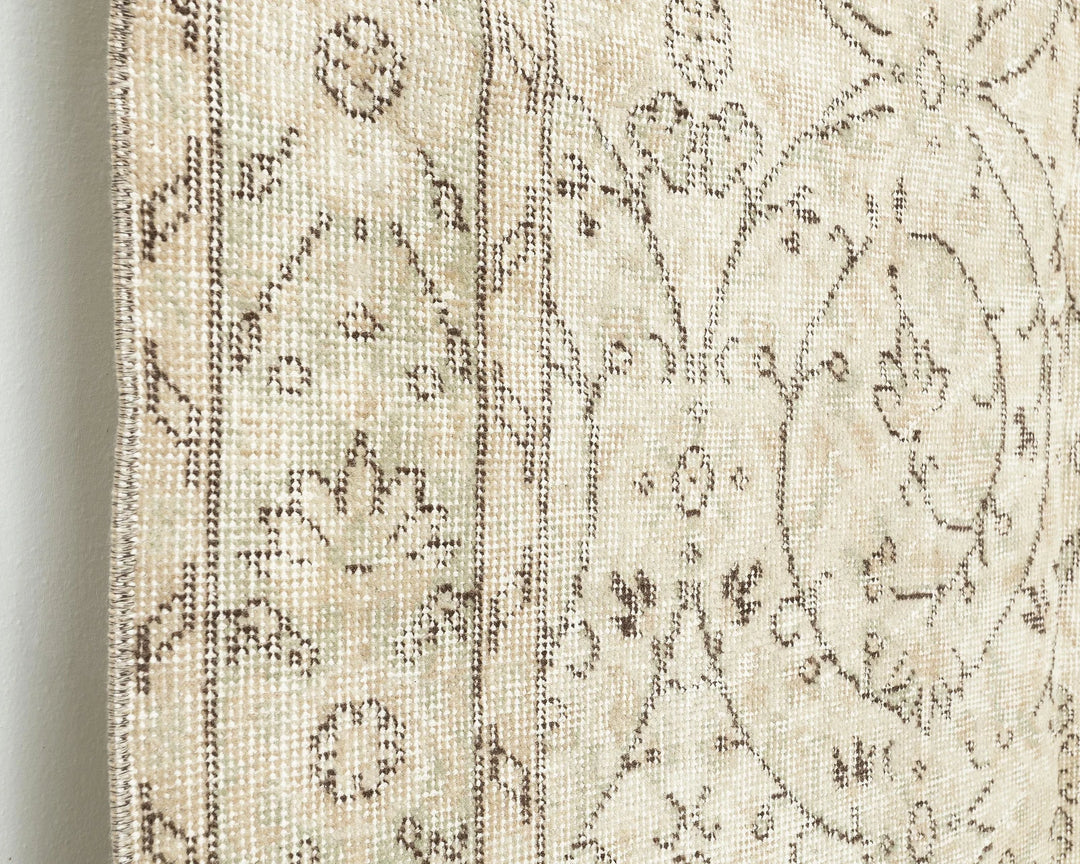 Beige Turkish Oushak Rug 8'8" x 4'6" Hand-Knotted | No. VR30829
