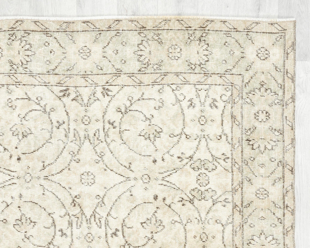 Beige Turkish Oushak Rug 8'8" x 4'6" Hand-Knotted | No. VR30829