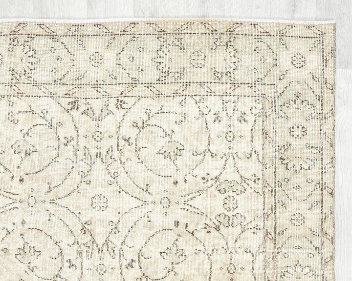 Beige Turkish Oushak Rug 8'8" x 4'6" Hand-Knotted | No. VR30829