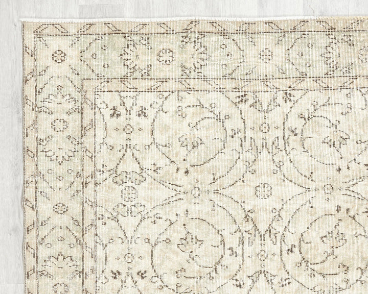 Beige Turkish Oushak Rug 8'8" x 4'6" Hand-Knotted | No. VR30829