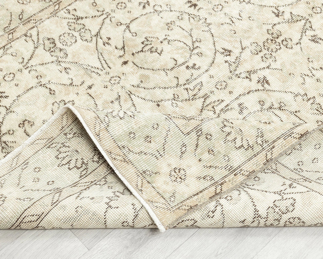 Beige Turkish Oushak Rug 8'8" x 4'6" Hand-Knotted | No. VR30829
