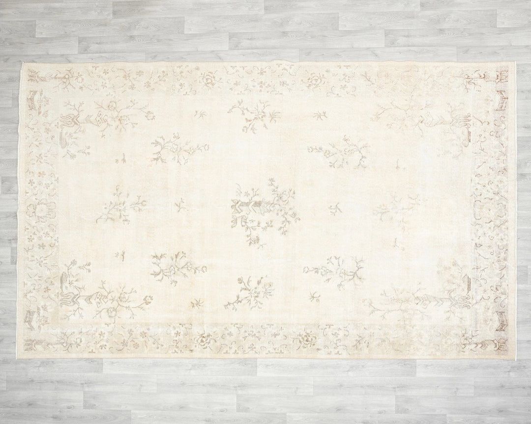 Beige Turkish Oushak Rug  6' 9" x 10' 6" Hand-Knotted | No. VR30984