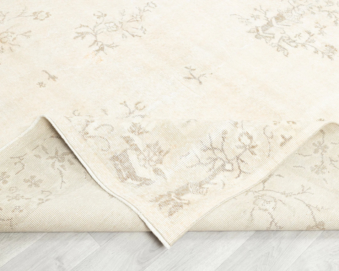 Beige Turkish Oushak Rug  6' 9" x 10' 6" Hand-Knotted | No. VR30984