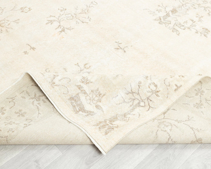 Beige Turkish Oushak Rug  6' 9" x 10' 6" Hand-Knotted | No. VR30984