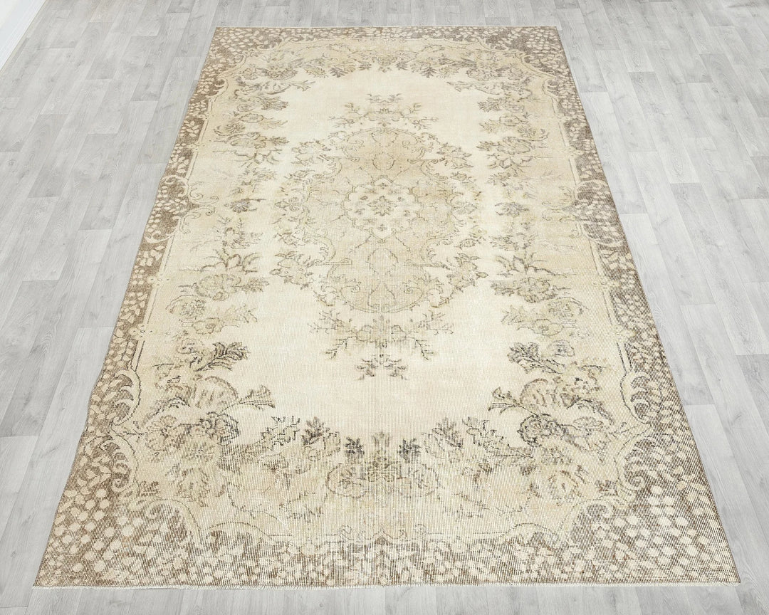 Beige Turkish Oushak Rug 6'1" x 9'7" Hand-Knotted | No. VR31131