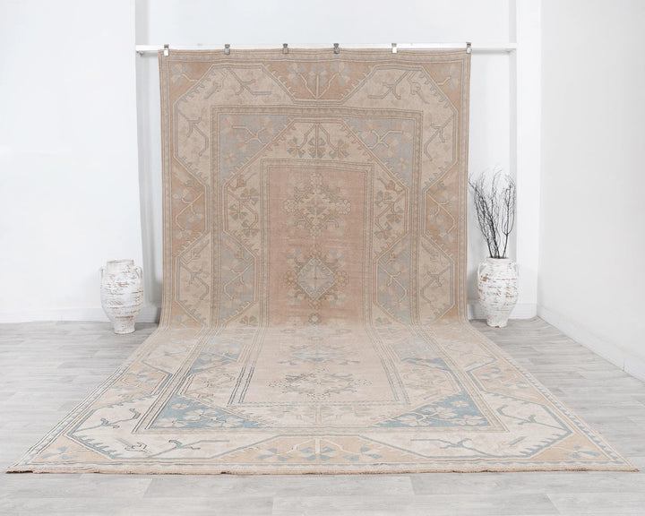 Beige Oushak Rug 8' 2" x 13' 10" | No. VR31158