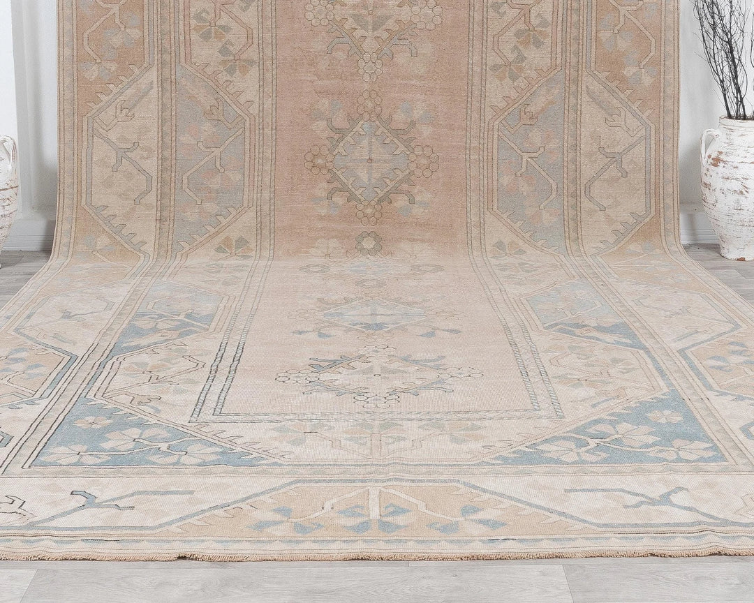 Beige Oushak Rug 8' 2" x 13' 10" | No. VR31158