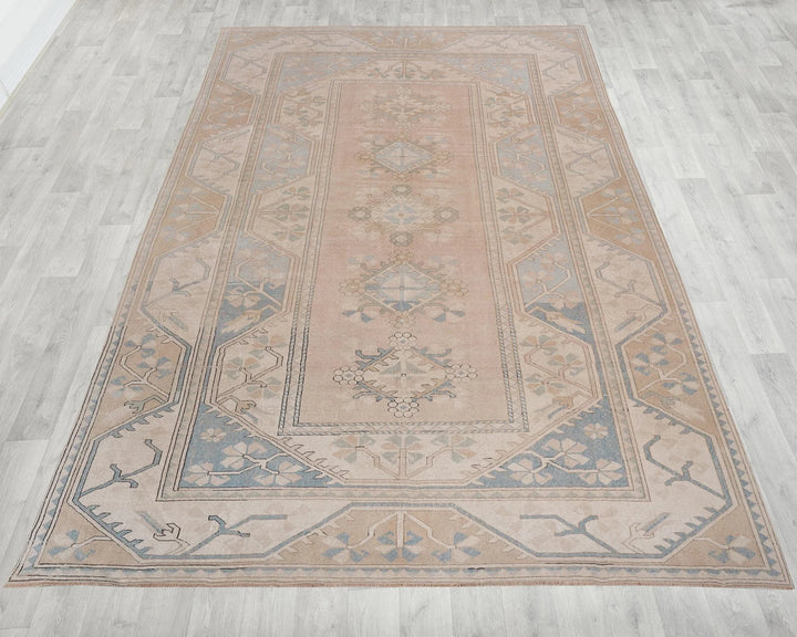 Beige Oushak Rug 8' 2" x 13' 10" | No. VR31158