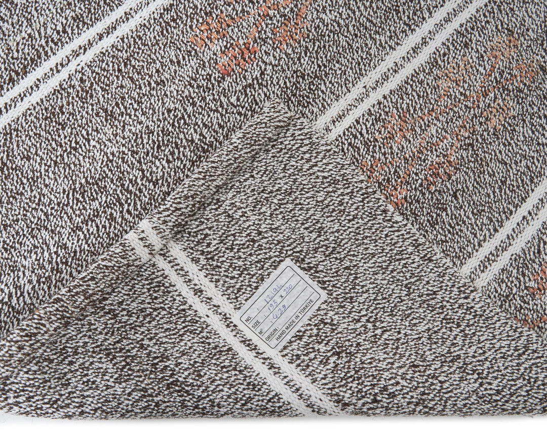 Gray Kilim Rug 6' 5" x 7' 2" | No. VR31336