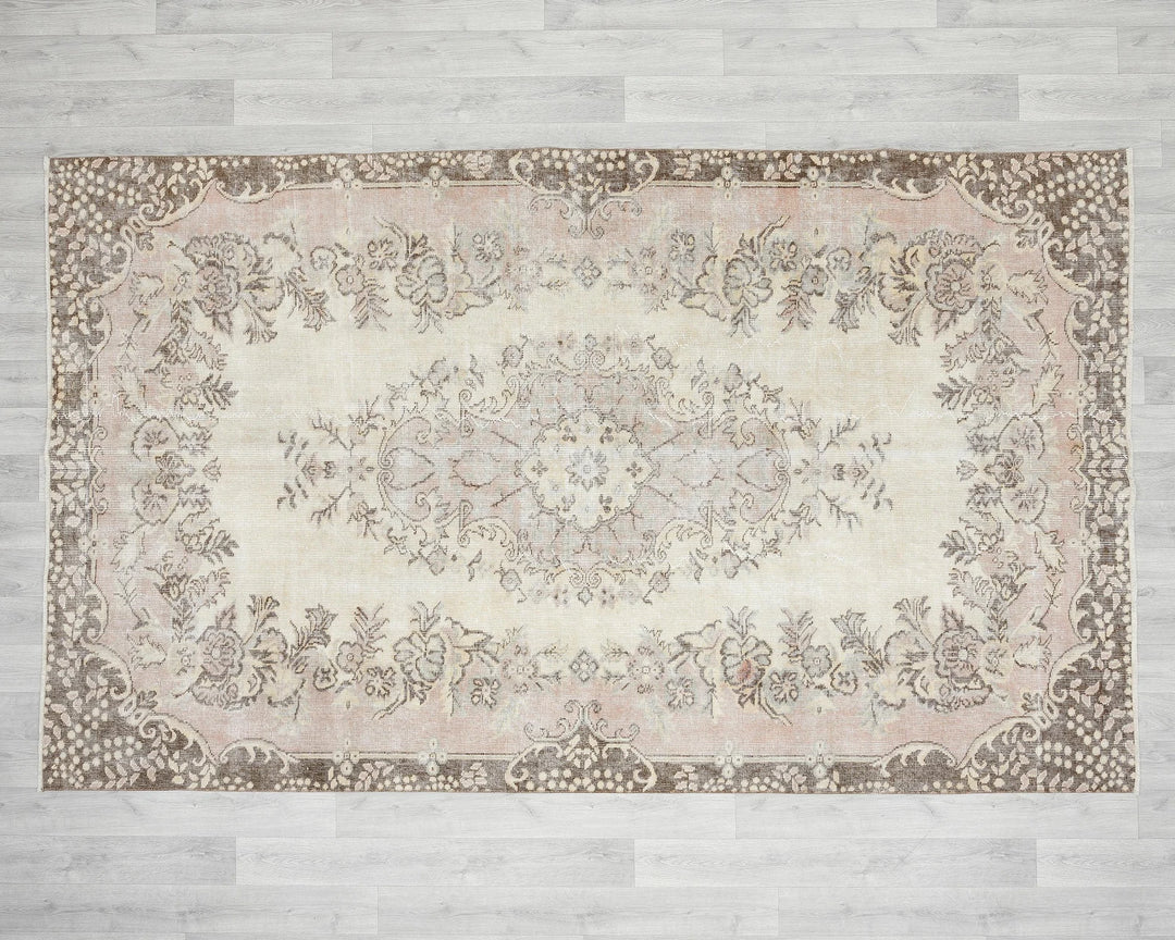 Beige Oushak Rug 5' 7" x 9' | No. VR31433