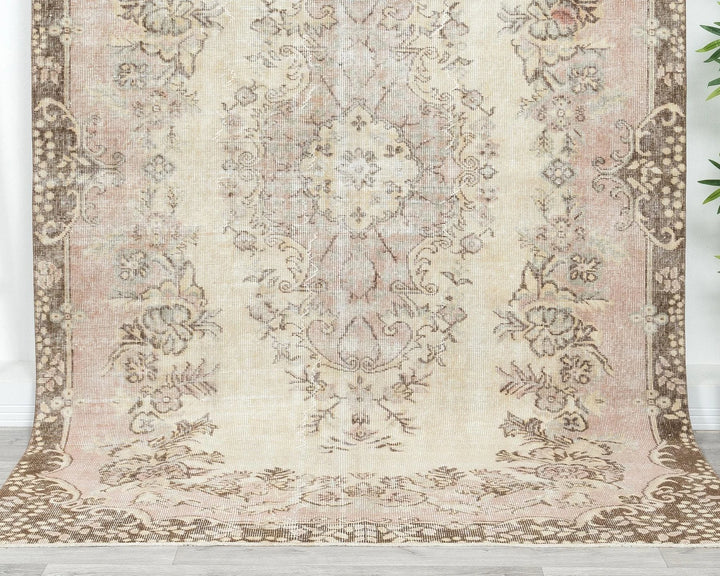 Beige Oushak Rug 5' 7" x 9' | No. VR31433