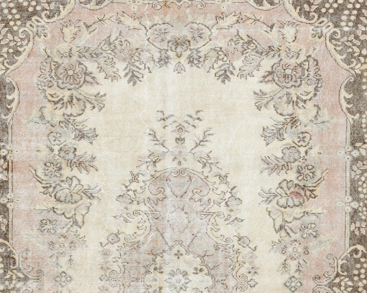 Beige Oushak Rug 5' 7" x 9' | No. VR31433