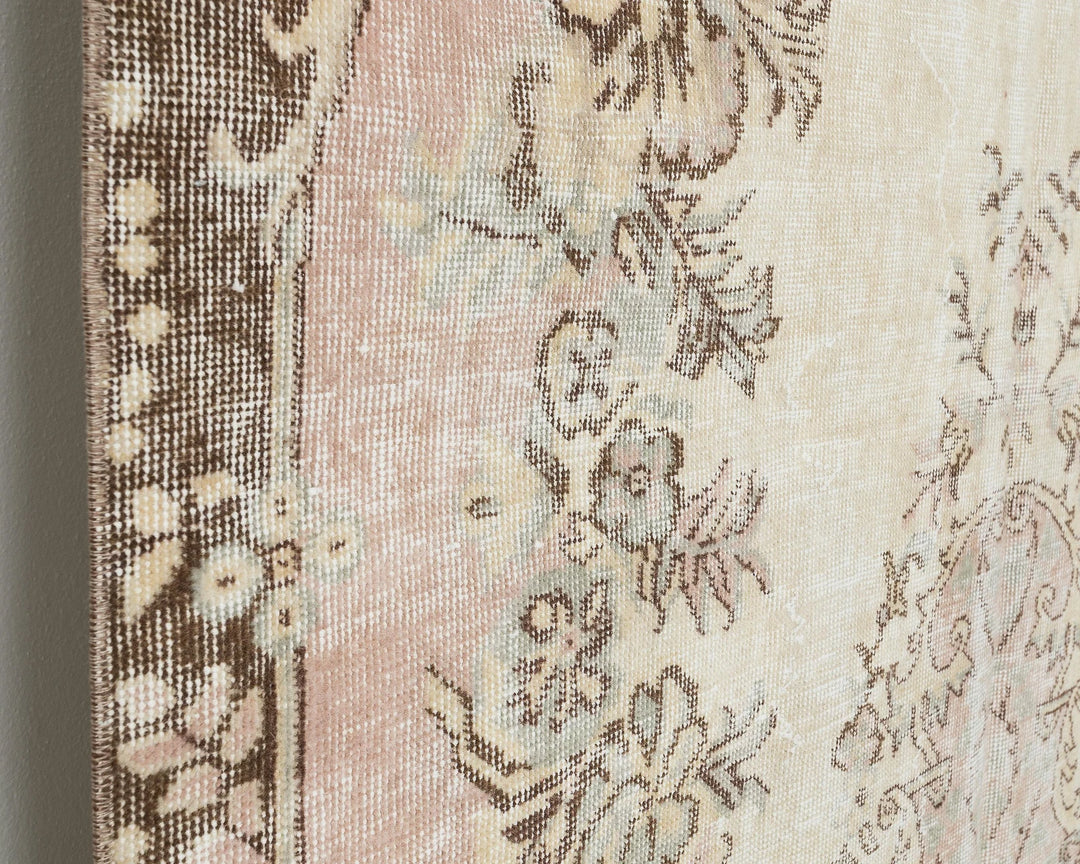 Beige Oushak Rug 5' 7" x 9' | No. VR31433