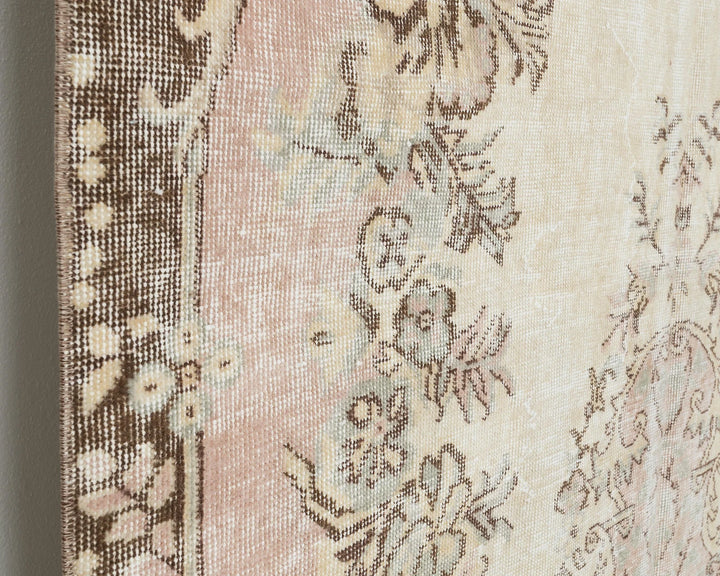 Beige Oushak Rug 5' 7" x 9' | No. VR31433