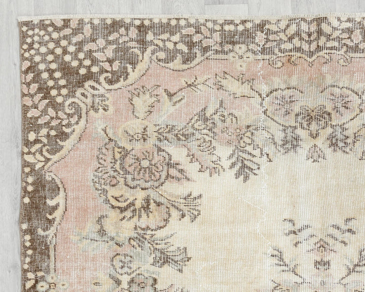 Beige Oushak Rug 5' 7" x 9' | No. VR31433