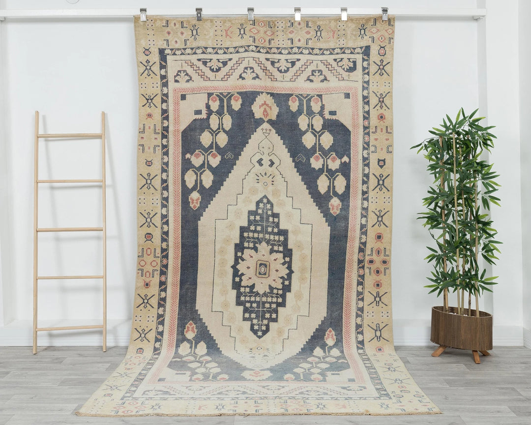 Oushak Rug 5' 3" x 9' 10" | No. VR31560