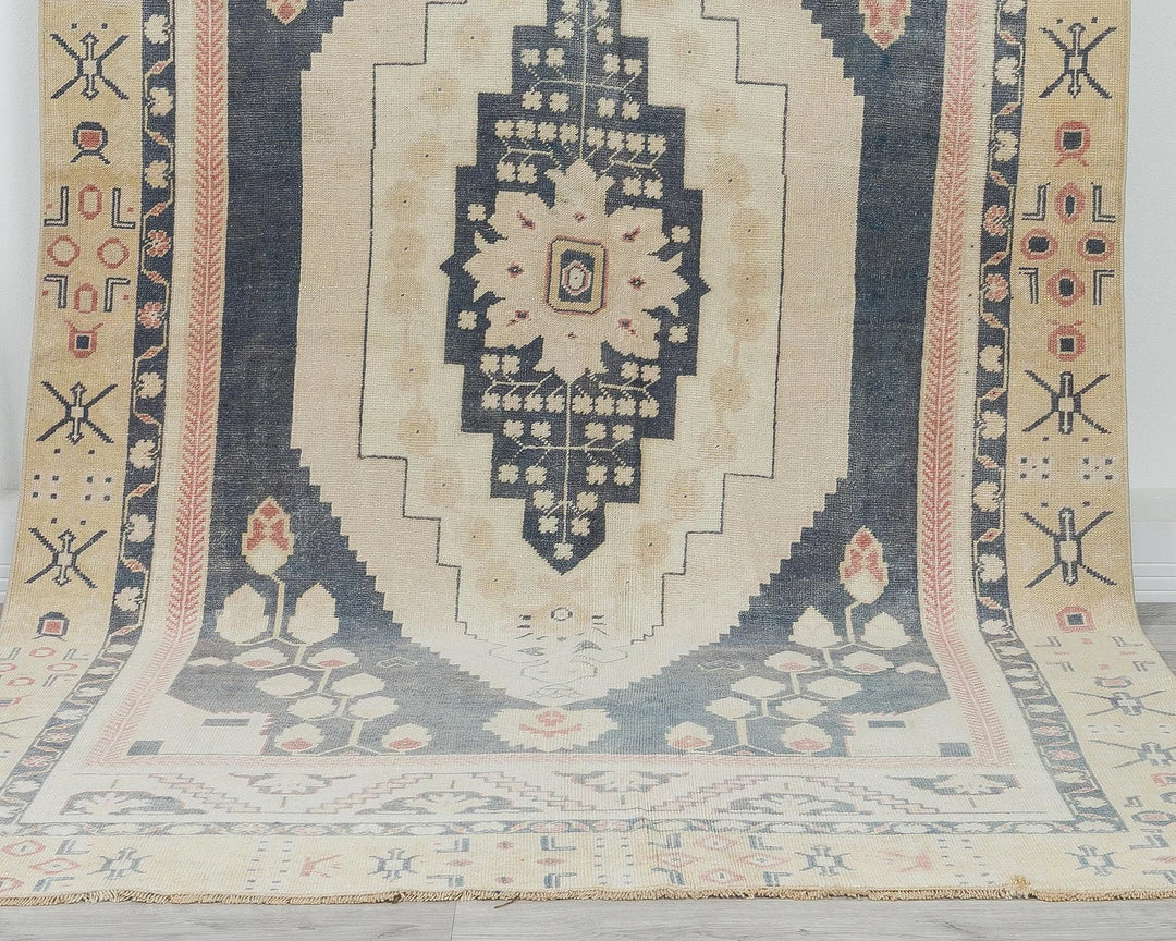 Oushak Rug 5' 3" x 9' 10" | No. VR31560