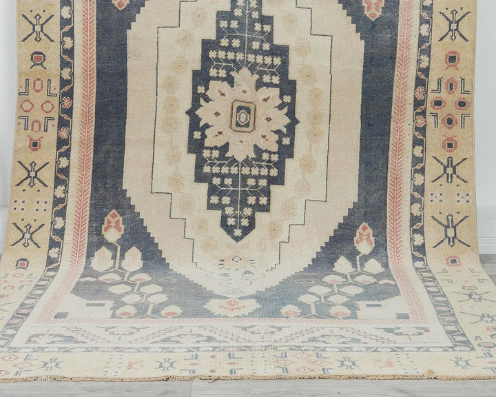 Oushak Rug 5' 3" x 9' 10" | No. VR31560