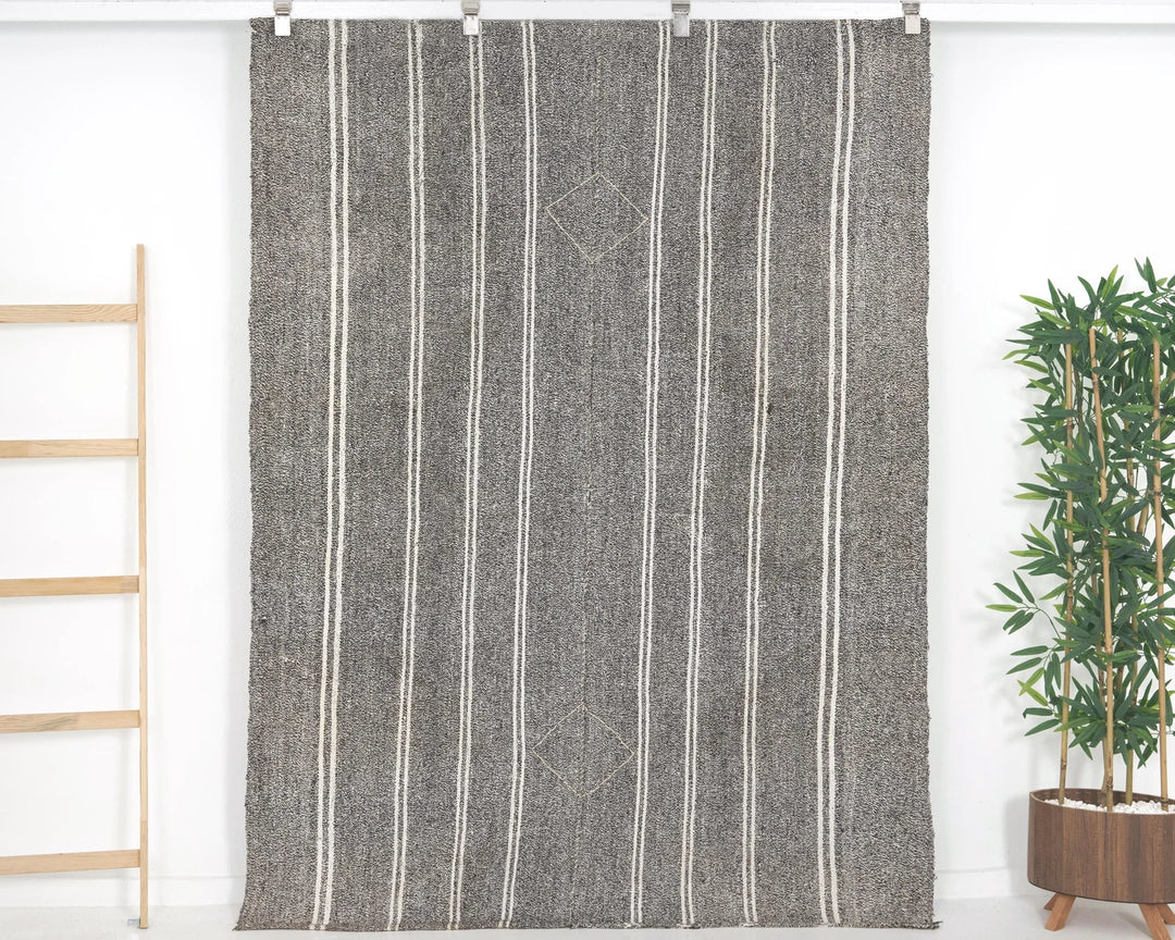 Gray Kilim Rug 4' 9" x 6' 7" | No. VR32629