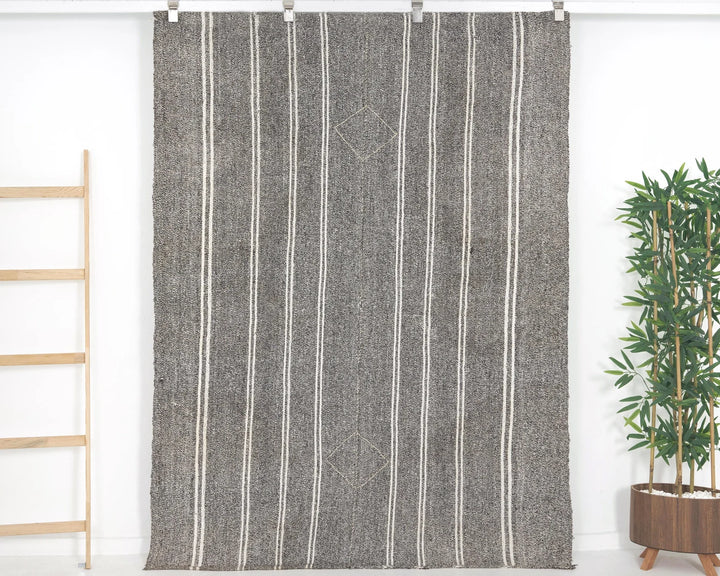 Gray Kilim Rug 4' 9" x 6' 7" | No. VR32629
