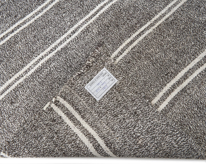 Gray Kilim Rug 4' 9" x 6' 7" | No. VR32629