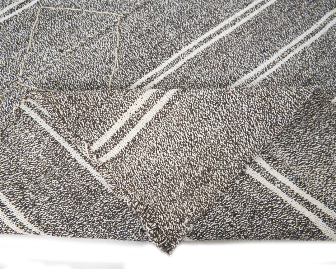 Gray Kilim Rug 4' 9" x 6' 7" | No. VR32629
