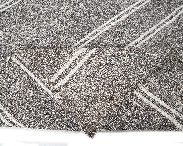 Gray Kilim Rug 4' 9" x 6' 7" | No. VR32629