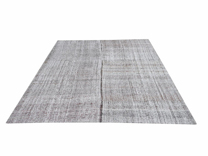 Gray Kilim Rug 7' 1" x 9' 4" | No. VR33044