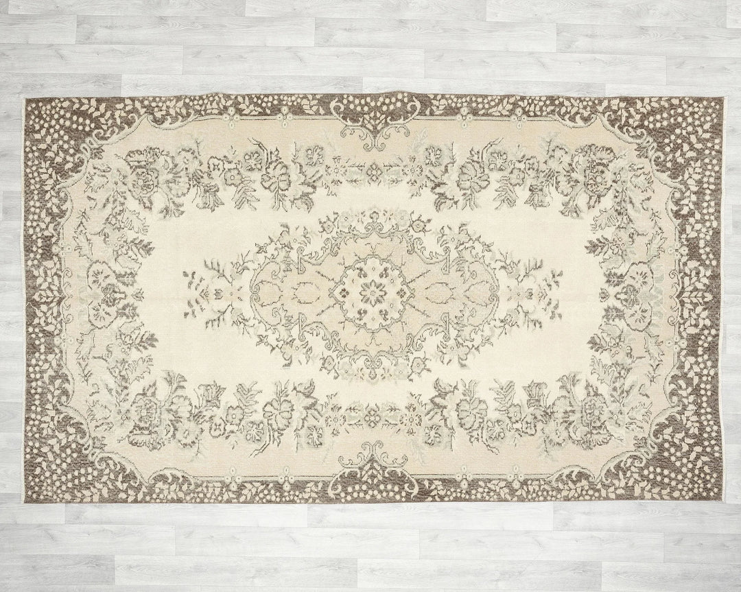 Multicolor Turkish Oushak Rug 5'6" x 9'2" Hand-Knotted | No. VR33297