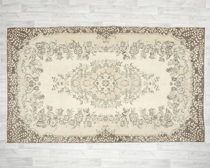Multicolor Turkish Oushak Rug 5'6" x 9'2" Hand-Knotted | No. VR33297