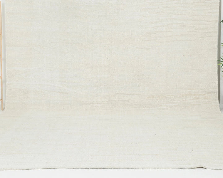 White Turkish Kilim Rug 9' 10" x 12' 10" Flat-Weave | No. VR33556