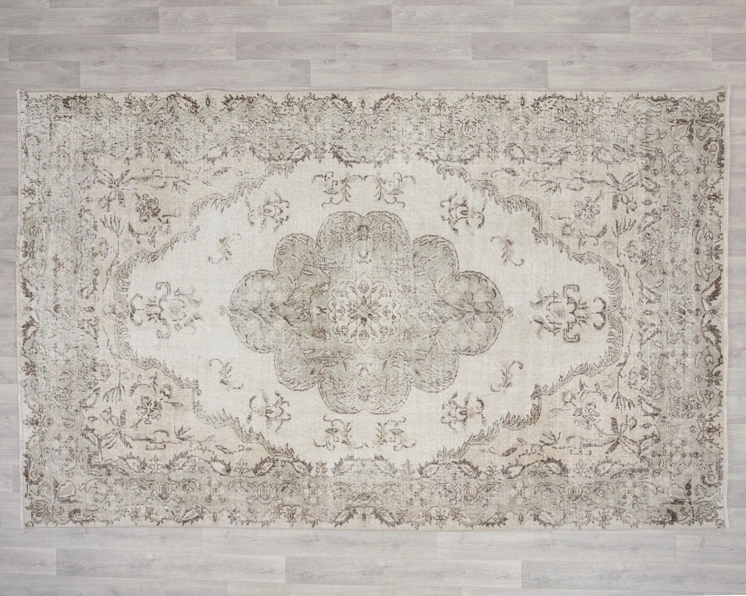Neutral Oushak Rug 6' 5" x 9' 9" | No. VR33858