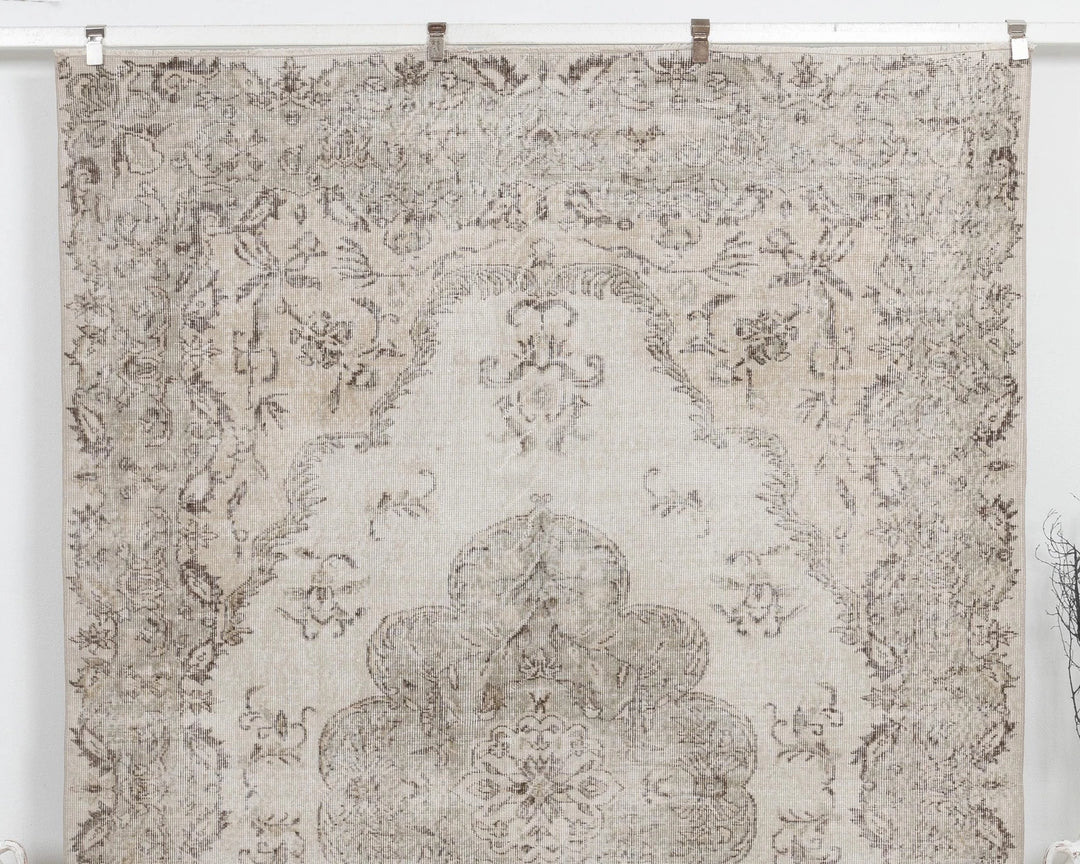 Neutral Oushak Rug 6' 5" x 9' 9" | No. VR33858