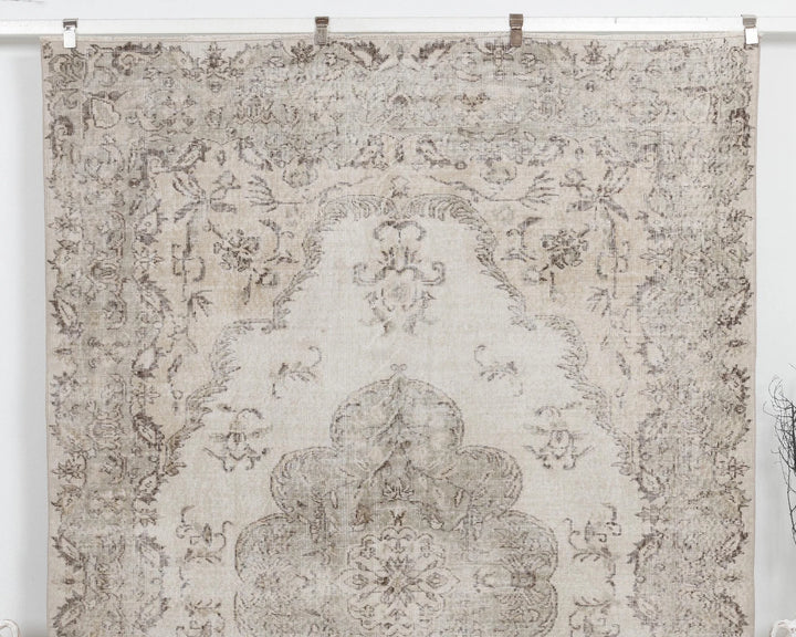 Neutral Oushak Rug 6' 5" x 9' 9" | No. VR33858