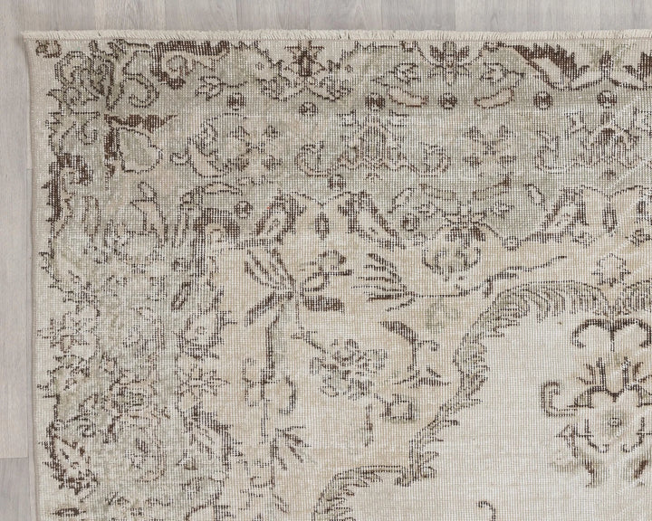 Neutral Oushak Rug 6' 5" x 9' 9" | No. VR33858