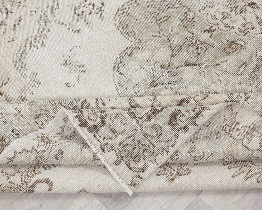 Neutral Oushak Rug 6' 5" x 9' 9" | No. VR33858