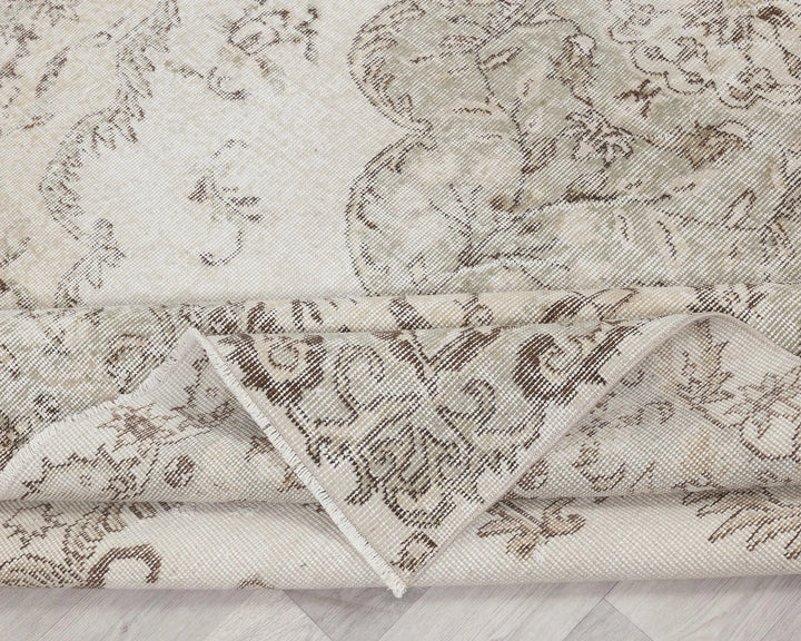 Neutral Oushak Rug 6' 5" x 9' 9" | No. VR33858