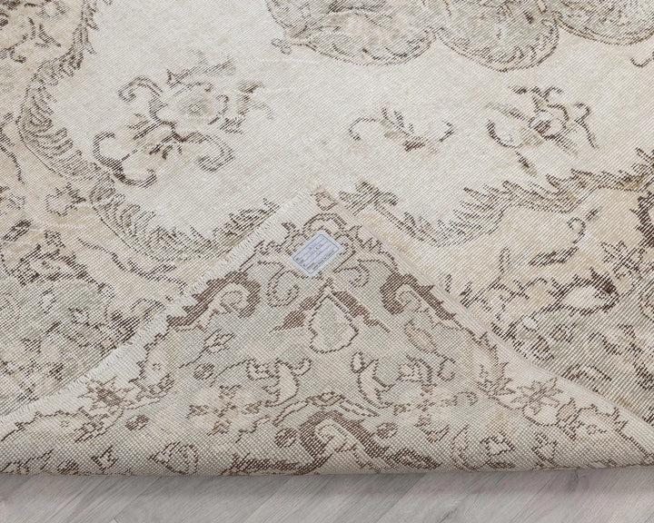 Neutral Oushak Rug 6' 5" x 9' 9" | No. VR33858
