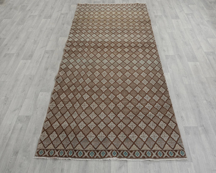 Neutral Runner Rug 3' 11" x 8' 10" | No. VR33939