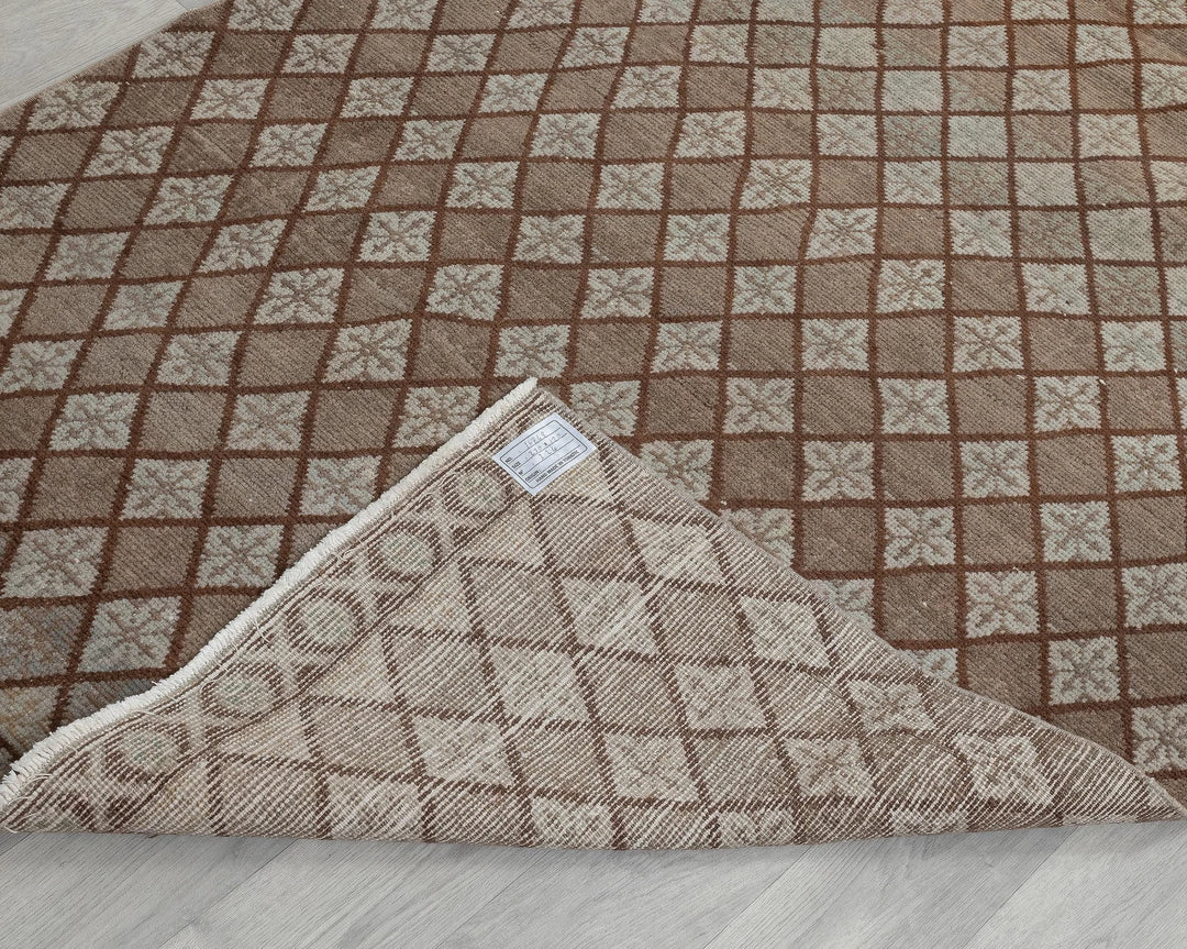 Neutral Runner Rug 3' 11" x 8' 10" | No. VR33939