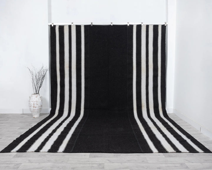 Brown Kilim Rug 9' 9" x 12' 4" | No. VR34321