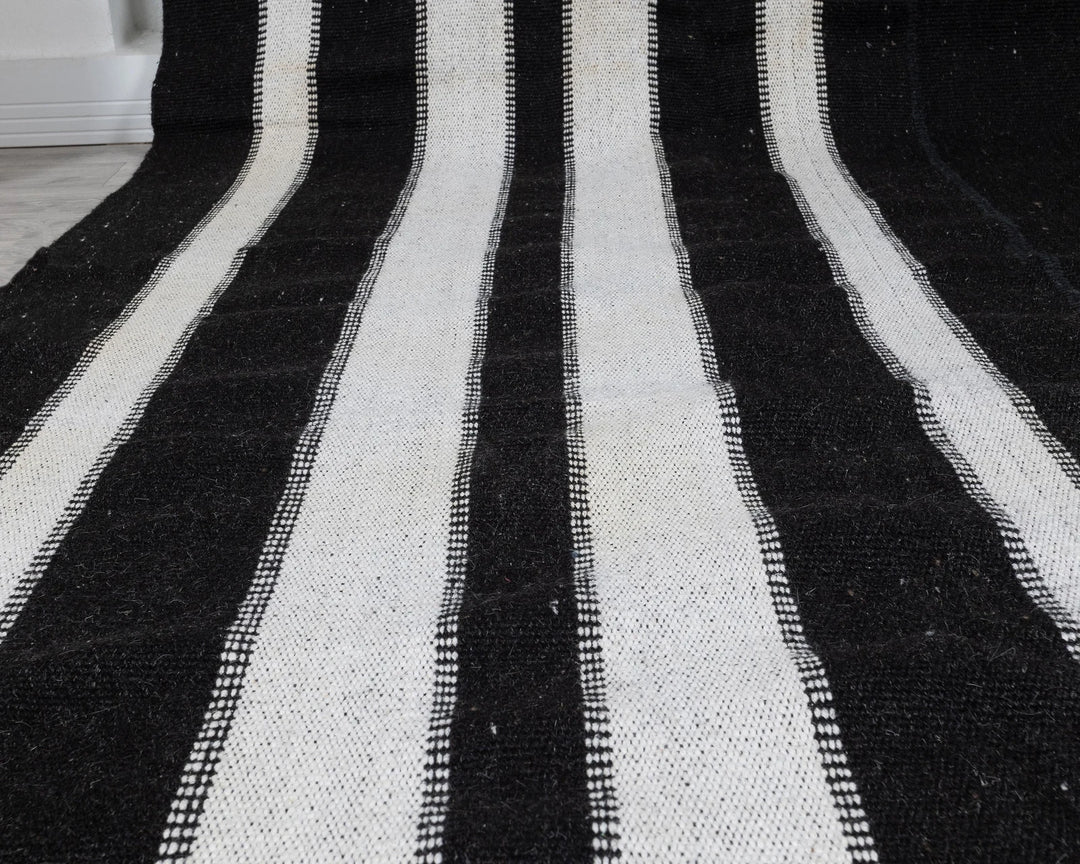 Brown Kilim Rug 9' 9" x 12' 4" | No. VR34321