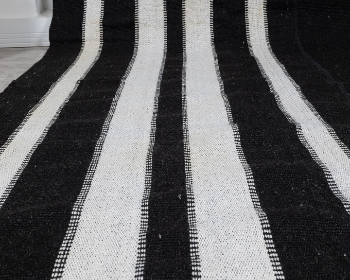Brown Kilim Rug 9' 9" x 12' 4" | No. VR34321