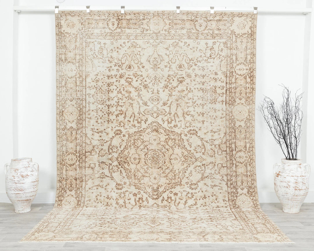 Beige Oushak Rug 6' 10" x 10' | No. VR34352