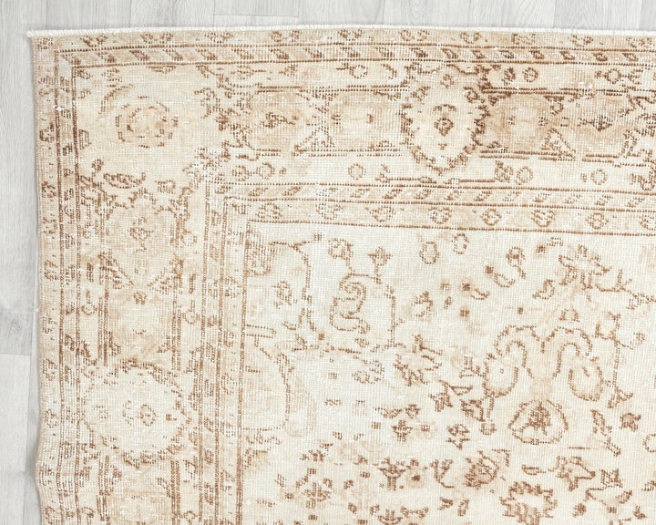 Beige Oushak Rug 6' 10" x 10' | No. VR34352