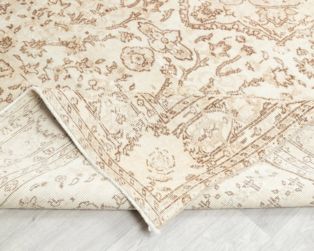 Beige Oushak Rug 6' 10" x 10' | No. VR34352