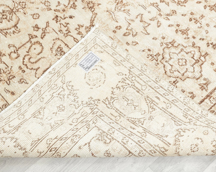Beige Oushak Rug 6' 10" x 10' | No. VR34352